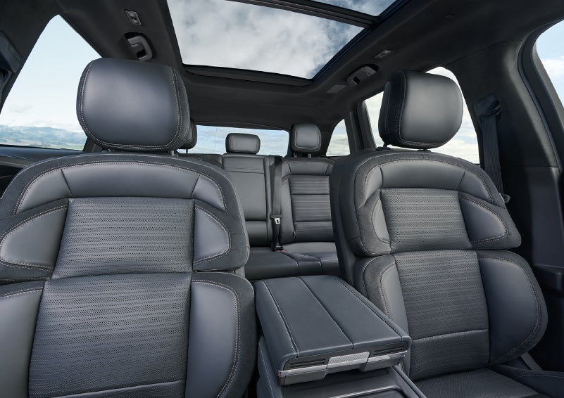 The spacious second row and available panoramic Vista Roof® is shown. | Palmetto Lincoln in Charleston SC