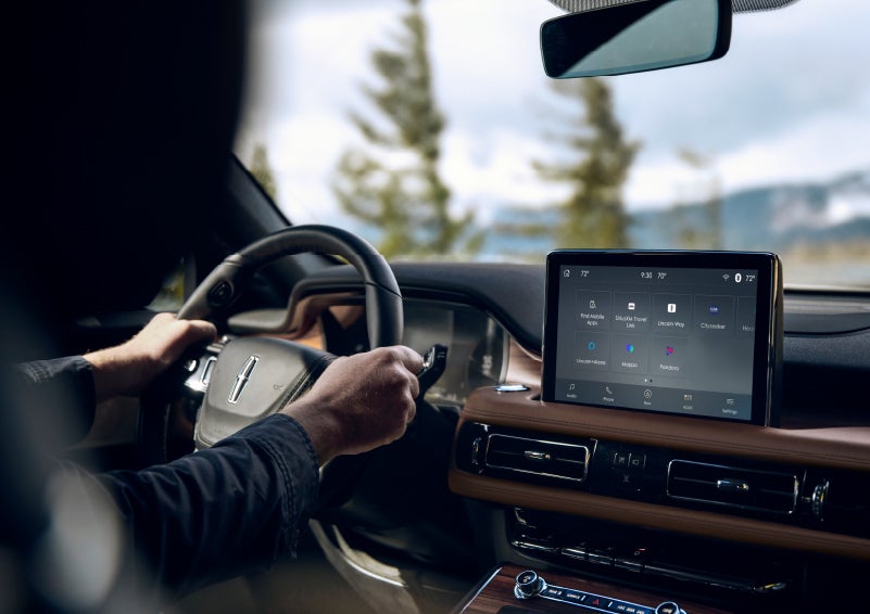 The center touch screen in a 2024 Lincoln Aviator® SUV is shown | Palmetto Lincoln in Charleston SC